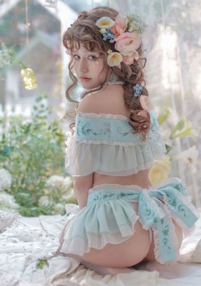 亚洲精品紧身裙女教师_BD英语免费观看