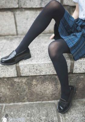 人妻丝袜AV中文系列第01集_BD英语高清免费观看