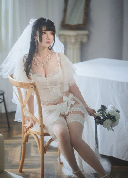 白白看看国产精品视频_十万网红美女美酱