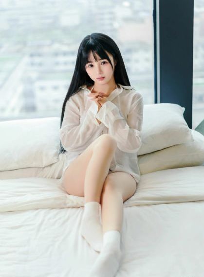 三个女生干一个男生黄片_蓝光完整视频观看