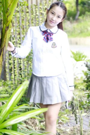 紧身牛仔裤成人人精品_720日韩电影在线
