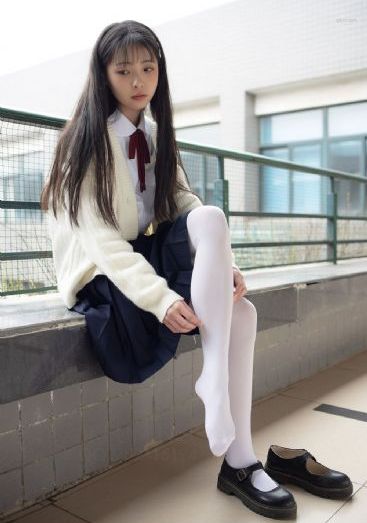 挺进同学人妻的身体里_超清在线观看视频